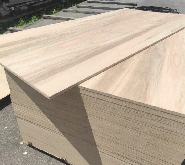 Κόντρα πλακέ ΕΥΚΑΛΥΠΤΟΣ FURNITURE