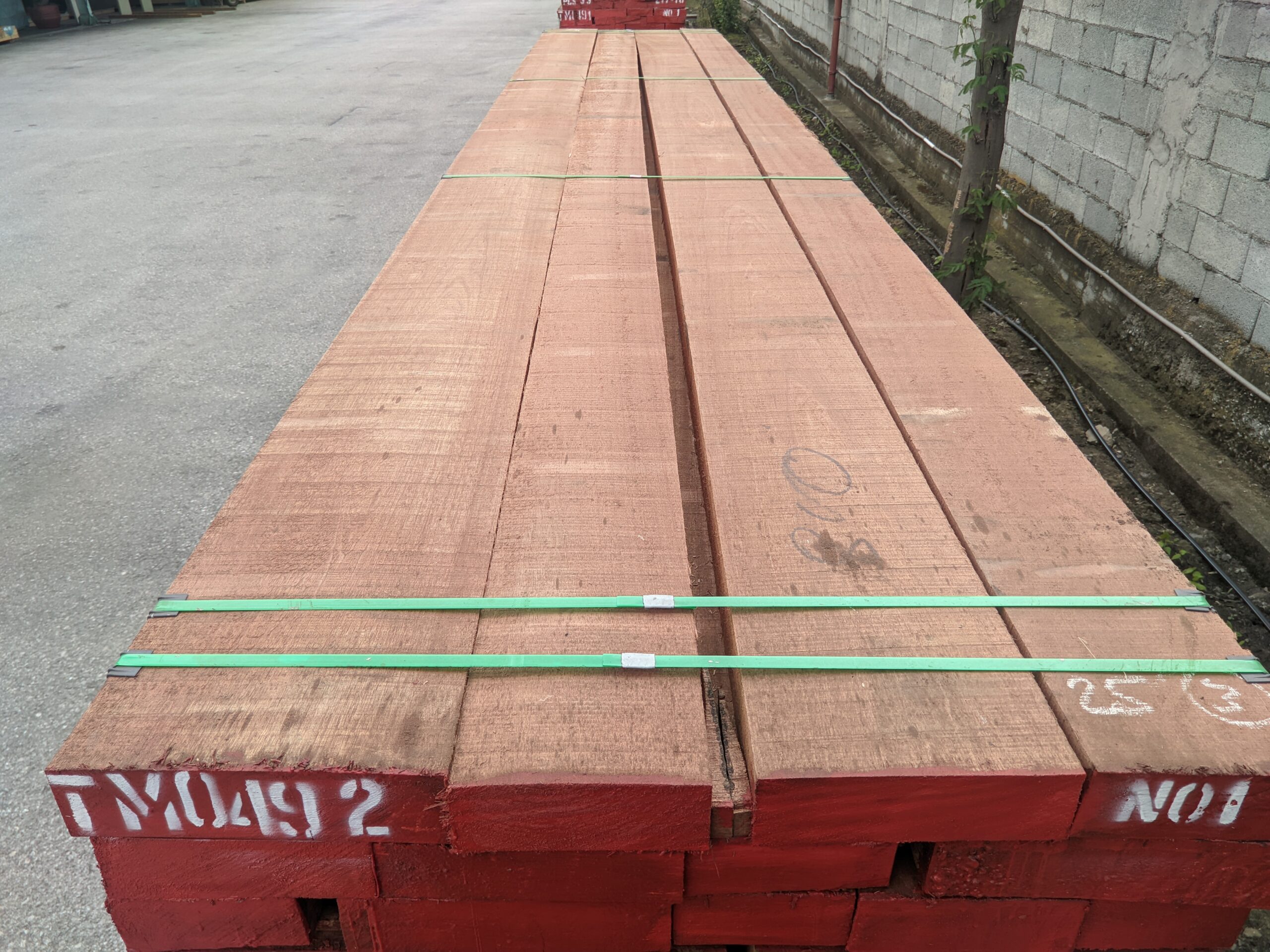 Meranti Dark Red - Image 4