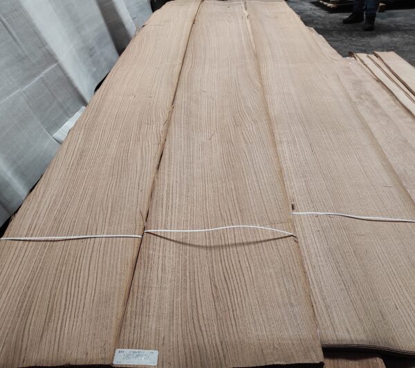 Δρυς Αμερικής Ισόβενος_λευκός (White Amer. Oak , Rift cut)