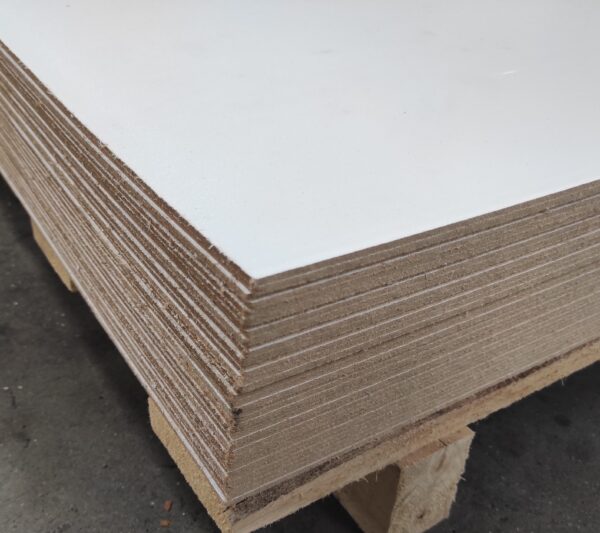 Lacquered HDF